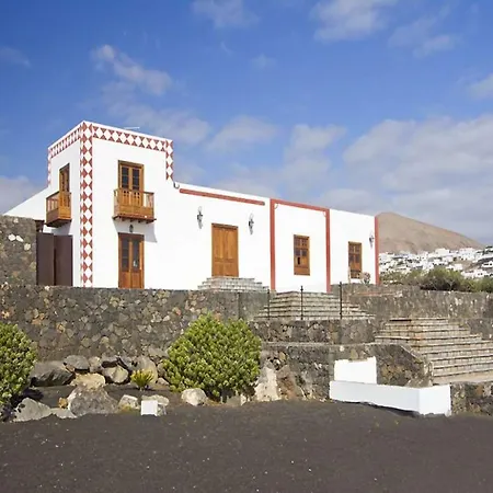 Villa Puerto Del Carmen Sleeps 10 Pool Wifi
