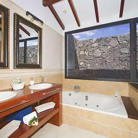 Vila Puerto Del Carmen Sleeps 10 Pool Wifi Puerto del Carmen (Lanzarote)